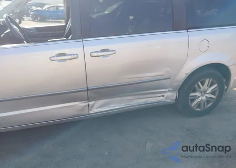 2010 Chrysler Town & Country Touring from USA, damaged, VIN 2A4RR5DX1AR290963